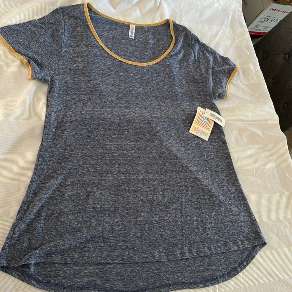 🍁 Lularoe “Classic T” L Top heathered  gray with soft yellow trim